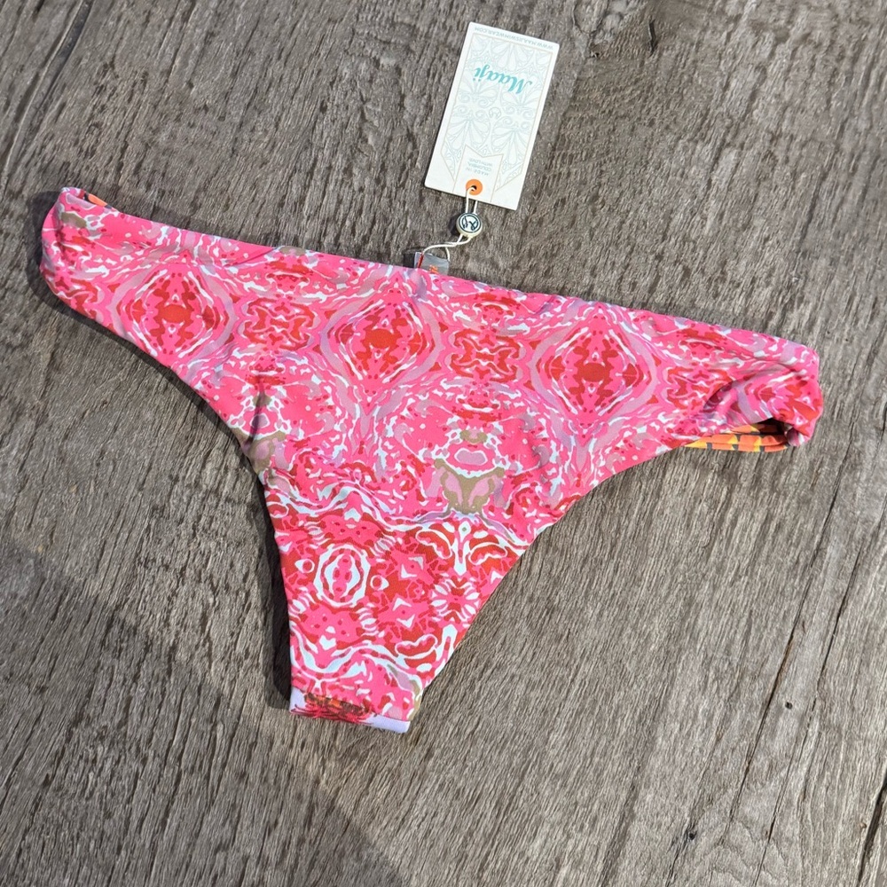 🌠 (TOP) Maaji Walk This Way Reversible Bikini Top. - Picture 4 of 7